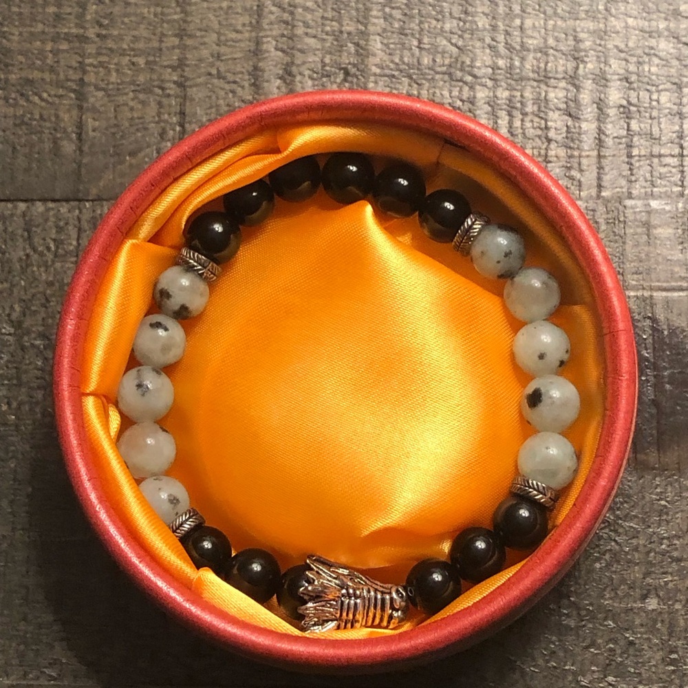 4 Bracelets with different styles.
